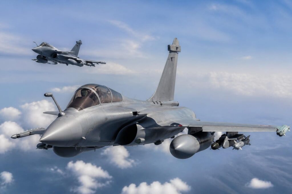 découvrez le rafale, avion de chasse français, avec ses versions f4, son prix et ses performances techniques détaillées.