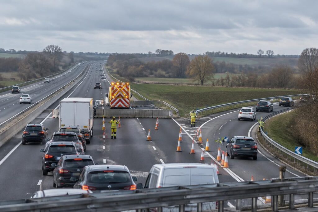 fermeture de l’autoroute a6 aujourd’hui : découvrez les perturbations à prévoir, les secteurs concernés et les itinéraires alternatifs.